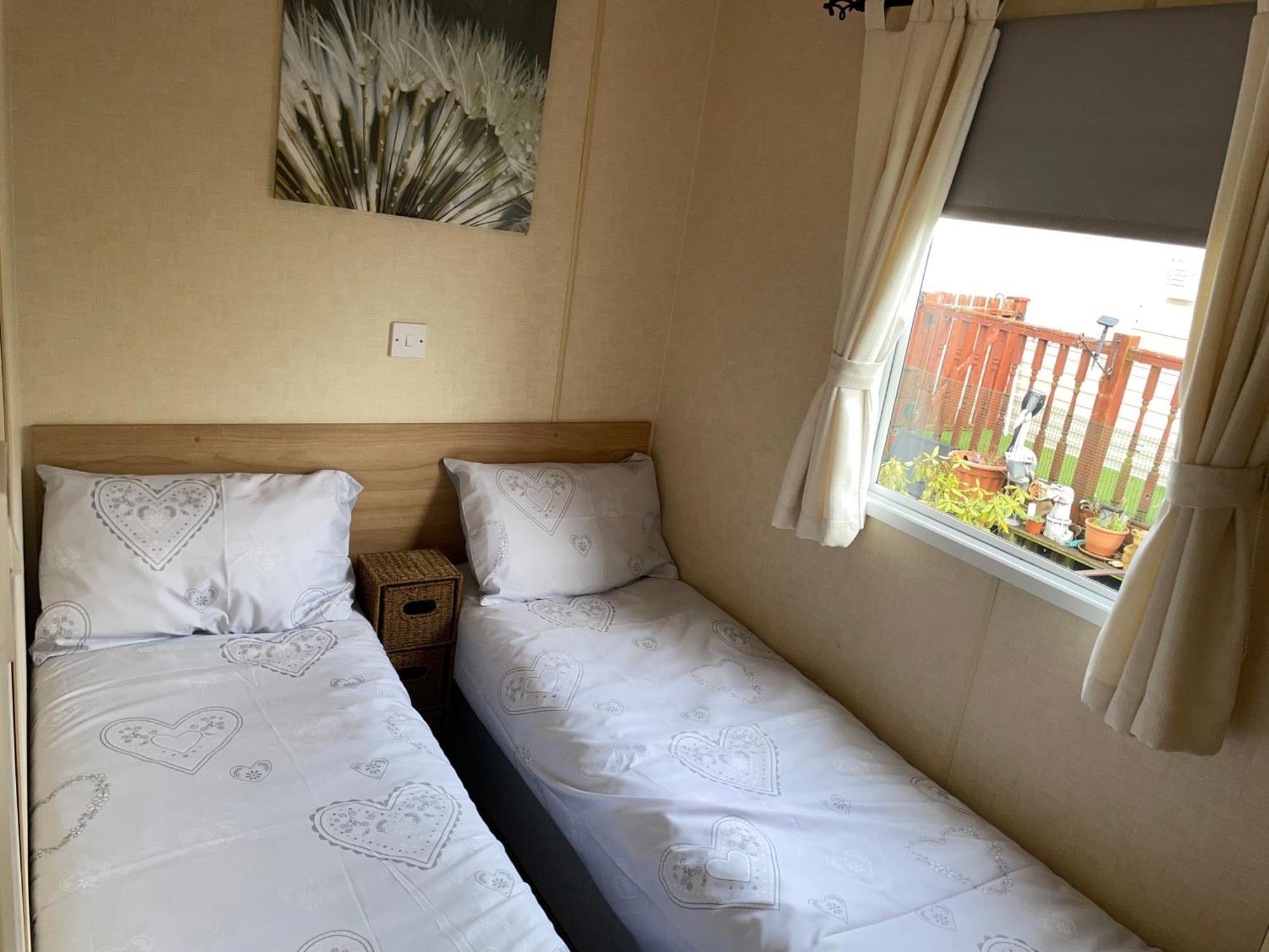 The Luxury Wolds Retreat 6 Berth 3 Bedrooms Beds Made For Arrival Wifi Инголдмелс Экстерьер фото