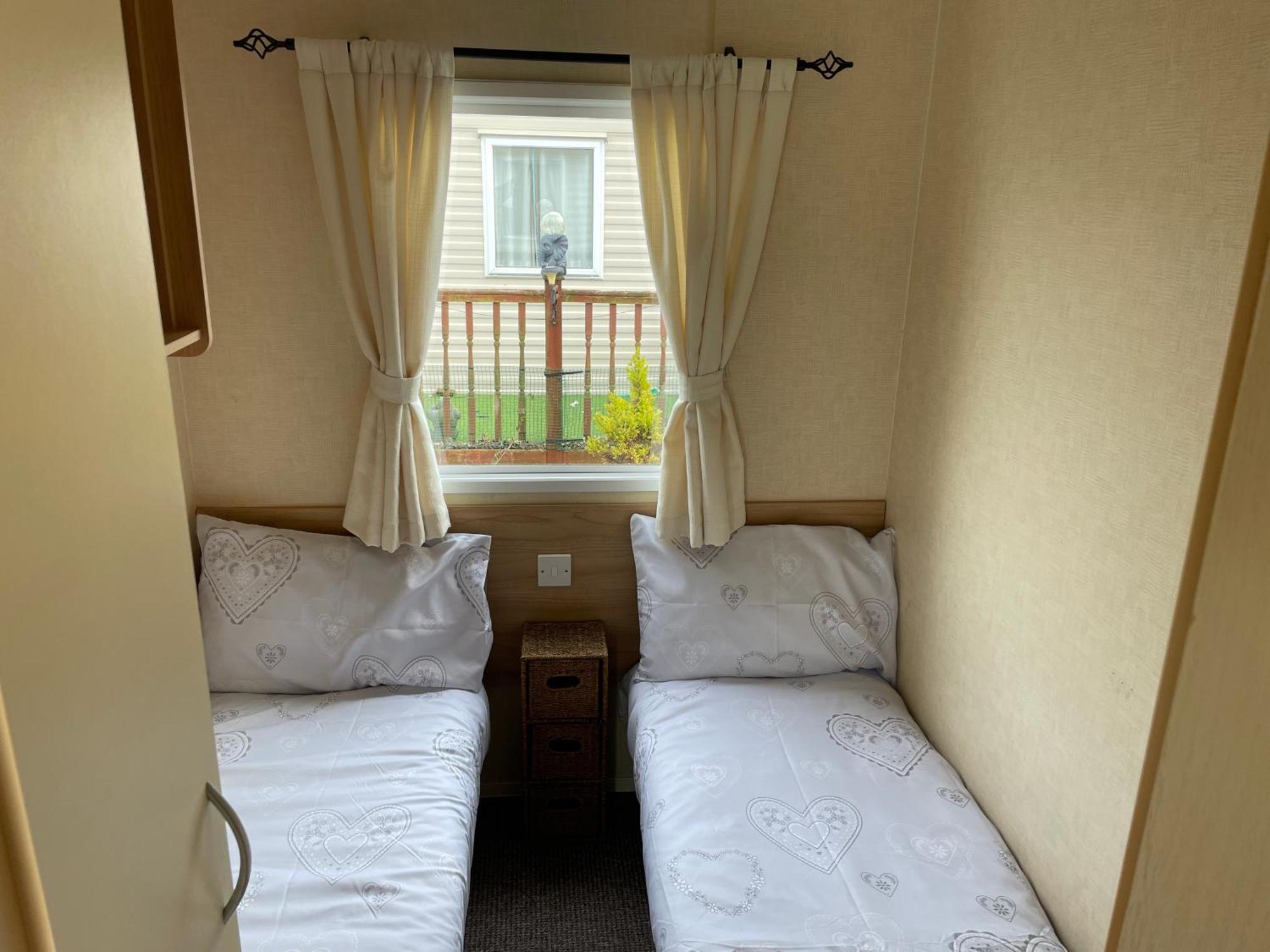 The Luxury Wolds Retreat 6 Berth 3 Bedrooms Beds Made For Arrival Wifi Инголдмелс Экстерьер фото